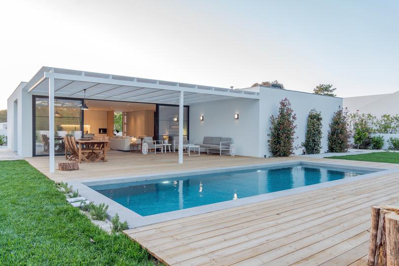 Elegant Pool House Designs for Homeowners